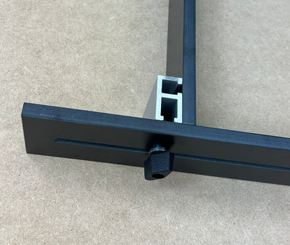 close up of the juice groove corner connection