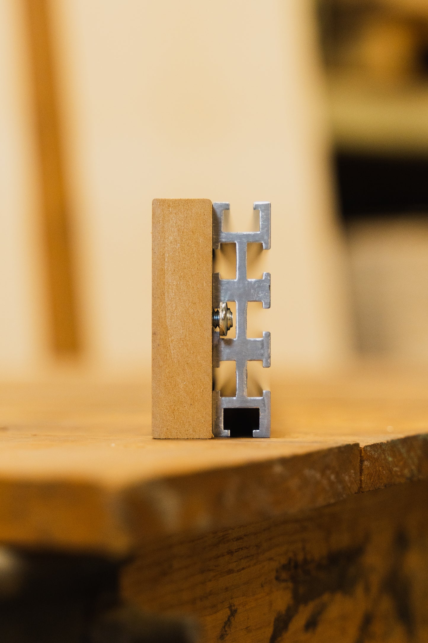 End view of aluminum ultra track